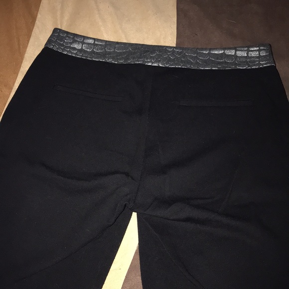 DIANE VON FURSTENBERG silver and black reptile print pants size 6 💕 - Picture 5 of 11